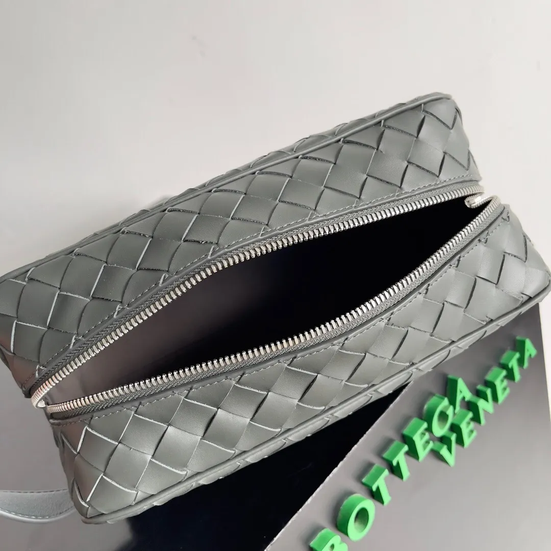 All categories 💚 Authentic bags 💚 BV 2025 new BV toiletry bag